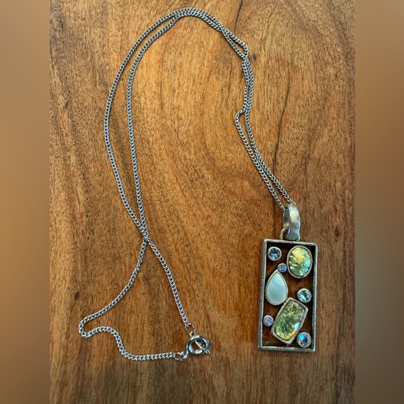 Lia Sophia Jewelry - LIA SOPHIA Silver Tone Green/Blue Pendant‎ Necklace, unsigned